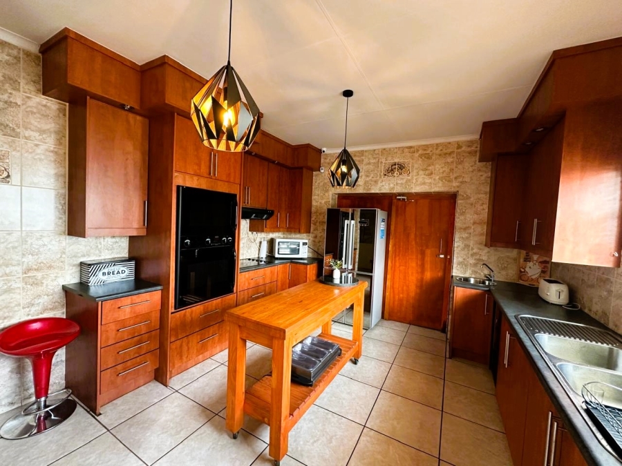 7 Bedroom Property for Sale in Deneysville Free State